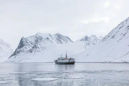 Hurtigruten’s Grand Nordic Invitation to Arctic Splendour Hurtigruten’s Grand Nordic Invitation to Arctic Splendour