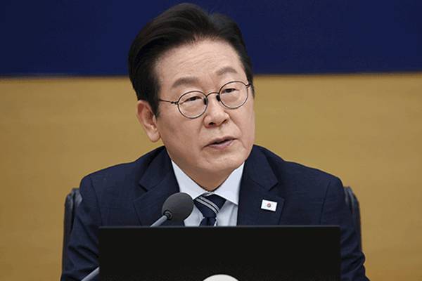 Lee Opens Account on Short-Form Video-Sharing TikTok Platform