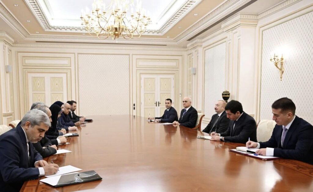 A country where women rights are deeply shrinked has 2 women delegates 🇮🇷 VS 🇦🇿proud to be 1st Muslim nation to give women right to vote.