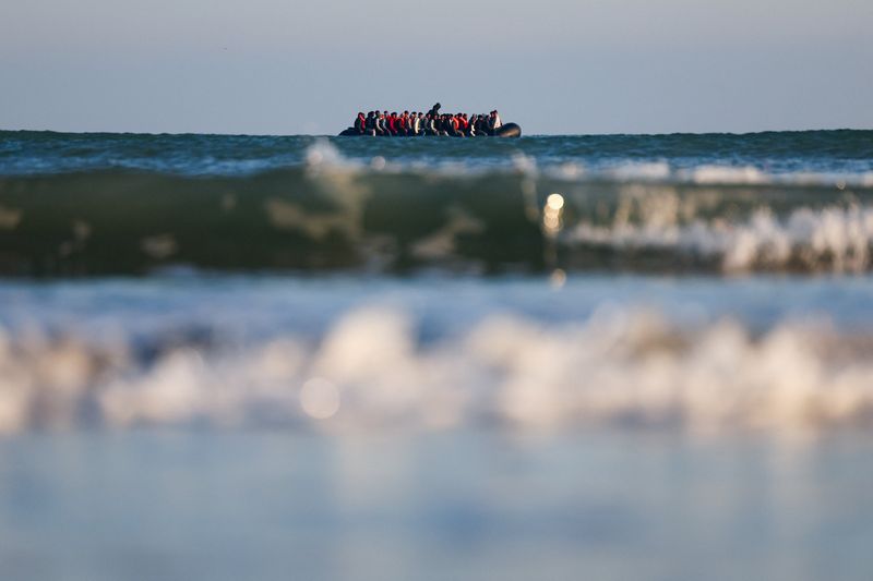 Migrants deported under UK-France scheme lacked translators and advice, report says