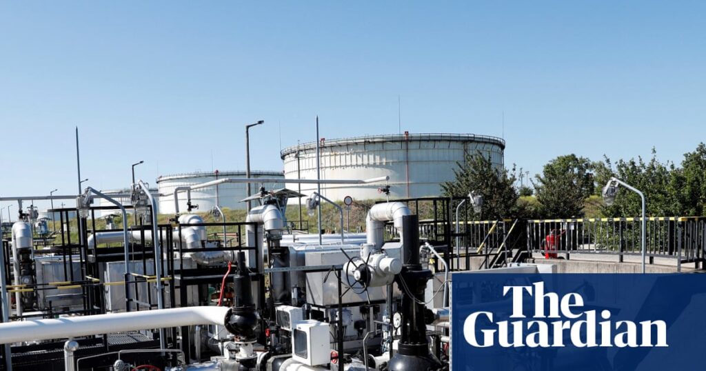 Ukraine war briefing: Hungary threatens to block €90bn EU loan to Kyiv in oil row | Ukraine