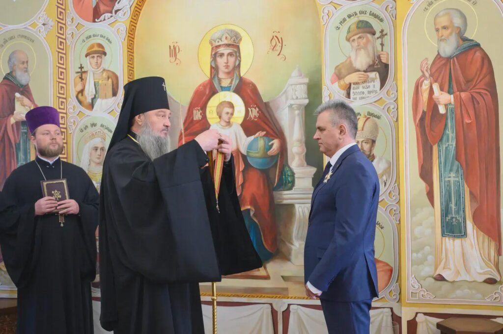 Transnistrian separatism, supported by the Russian Orthodox Church. Patriarch Kiril's gesture to Vadim Krasnoselsky