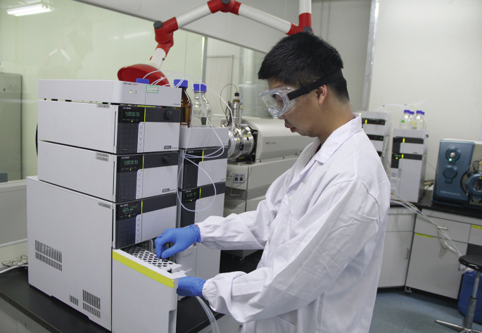 Monitoring organic contaminants in aquatic systems with liquid chromatography–mass spectrometry