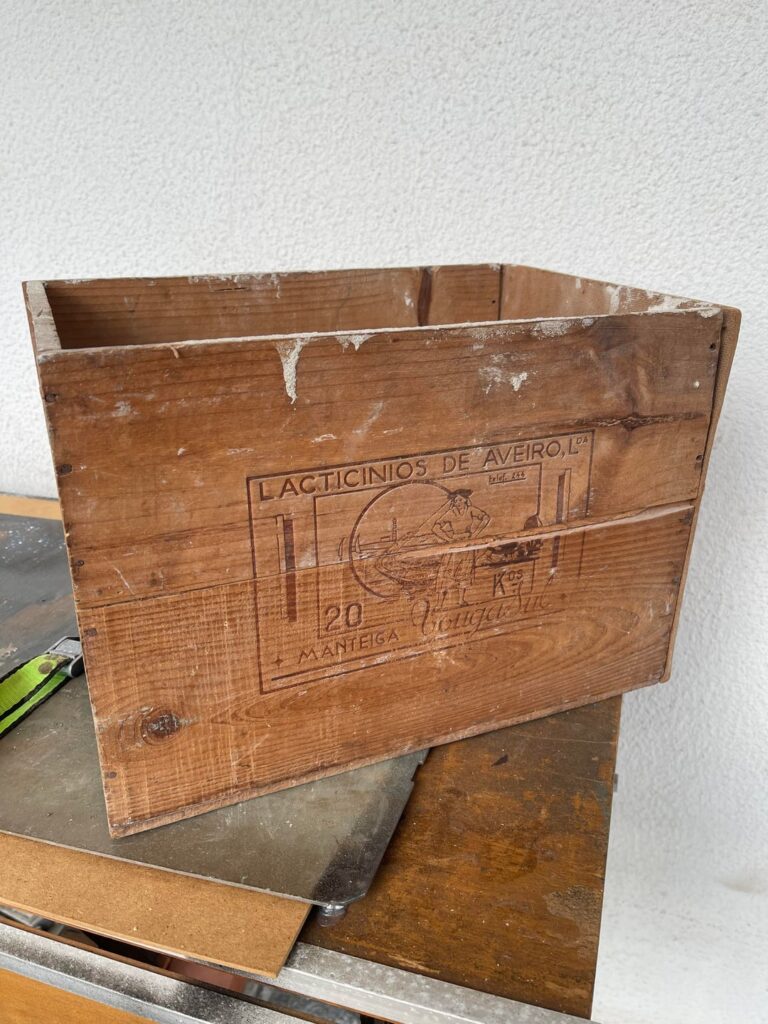 Aveiro relic saved from the trash: Old 20kg box of Vouga Butter. What would they do with her?