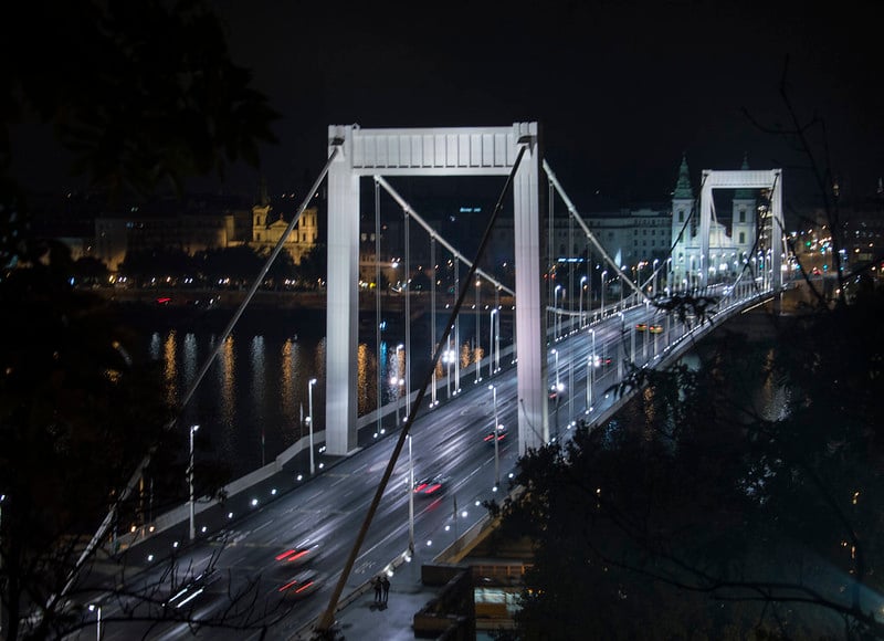 Elisabeth Bridge [Erzsébet Bridge] over the river Danube in Budapest (Photo: Geson Rathnow)