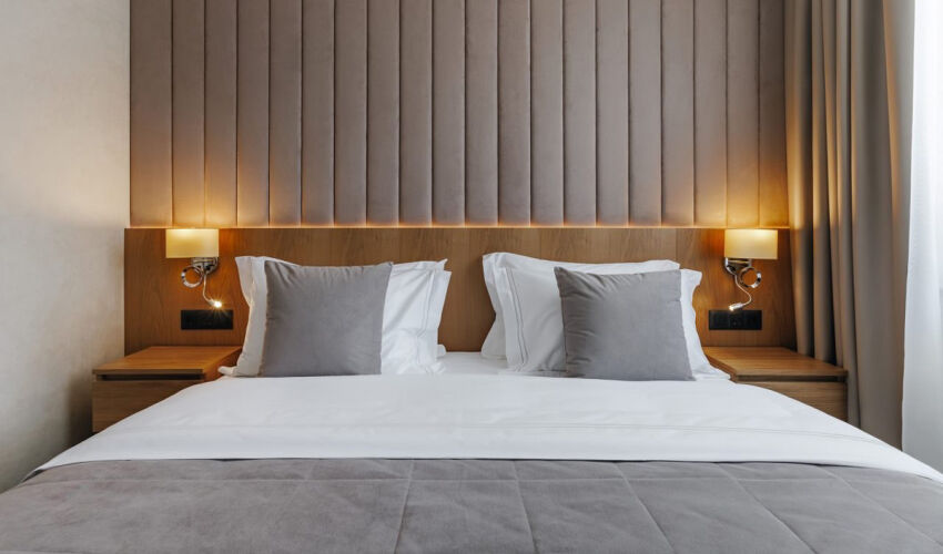 Slightly more than 5% of hotels in Moldova have 5-star category hotel