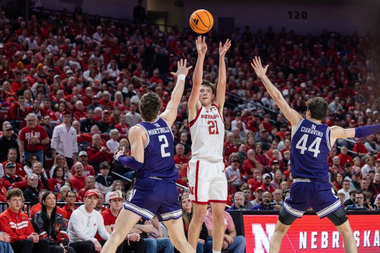 Men's Basketball vs. Northwestern Photo No. 9