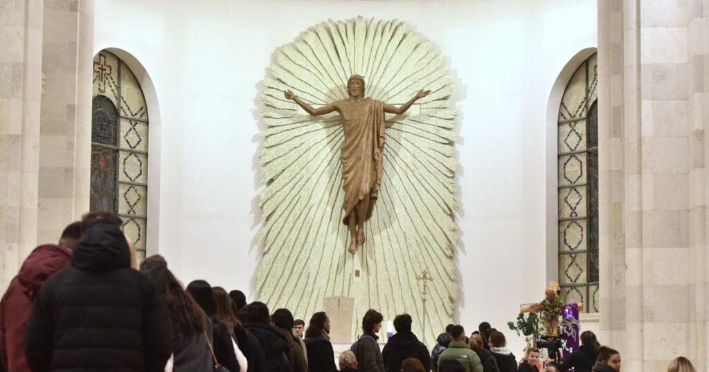 Kosovo's Catholics and Muslims mark Ash Wednesday and Ramadan in one week | Ap