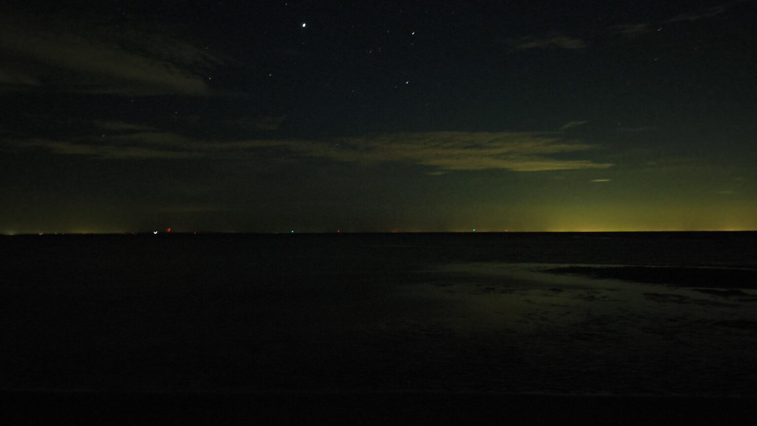 The Melbourne glow from Rye.