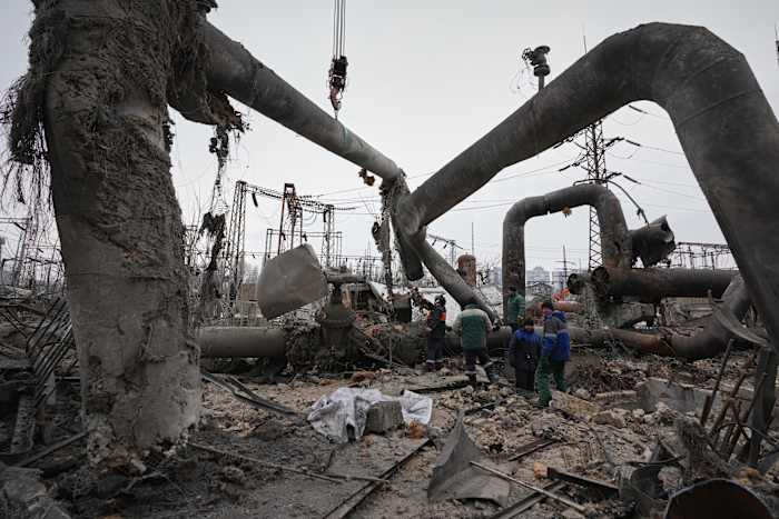 Russia and Ukraine hold a second day of US-brokered peace talks in Abu Dhabi