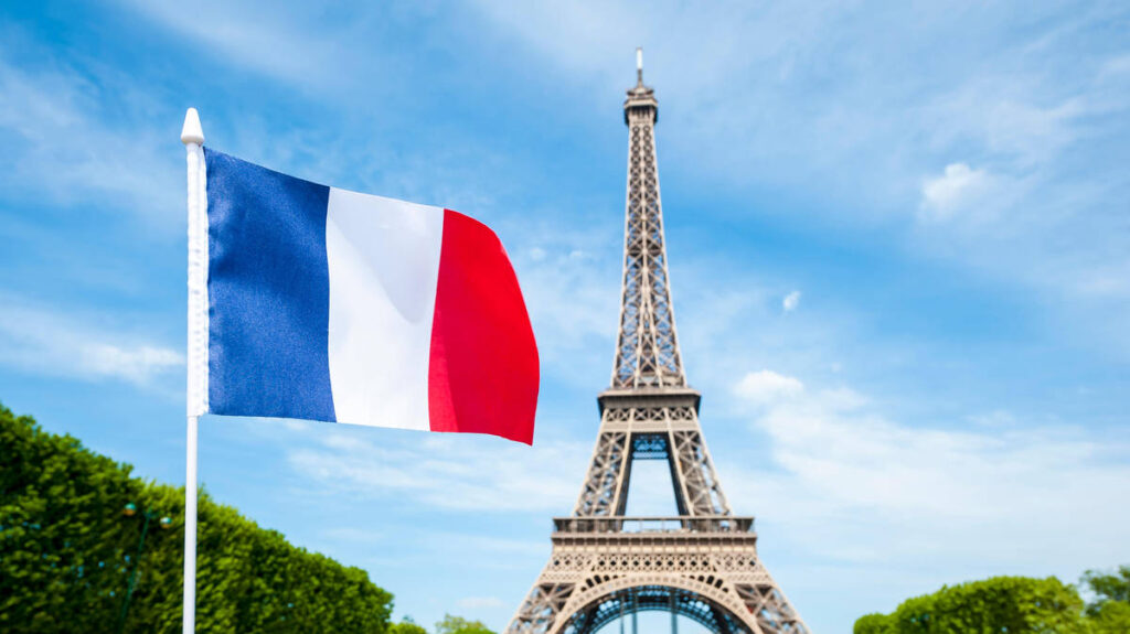 France sets new tourism record but Spain closes in