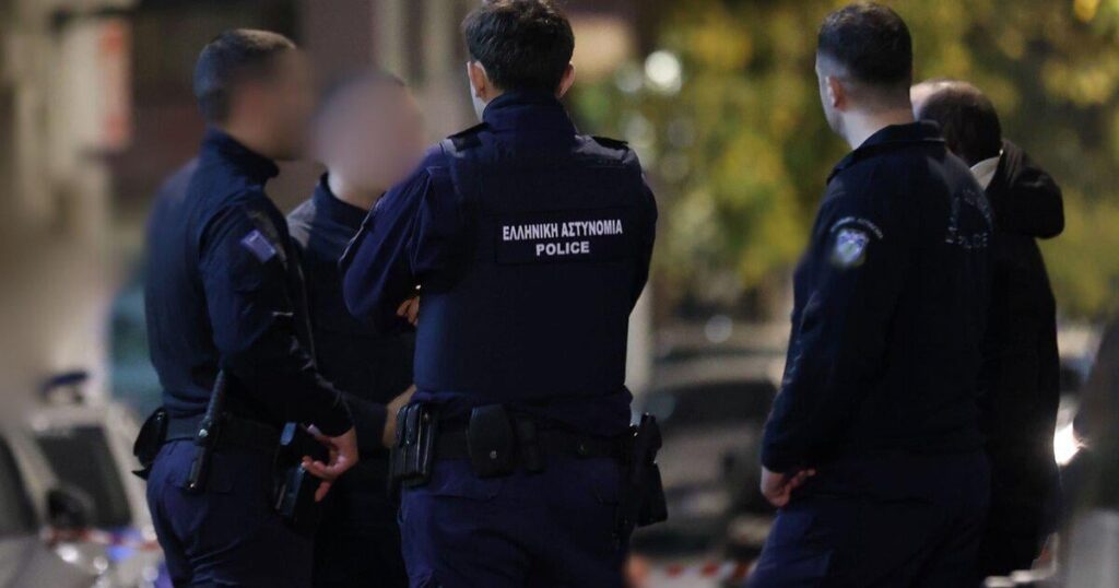 Heraklion Security Police entered a mini-market to buy water, saw the owner crying and took action - They arrested a young Palestinian man under the influence of drugs who was sentenced to 3.5 years in prison without parole