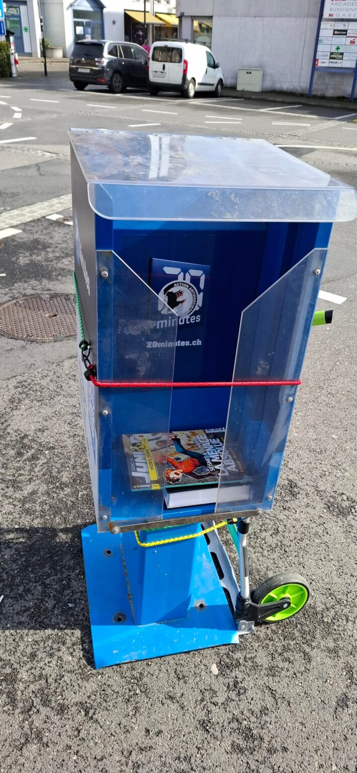 Finally got one legally. A 20 minutes caissette / newspaper dispensers