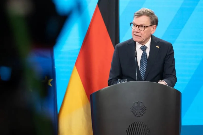 German Foreign Minister Johann Wadephul speaks at a joint press conference with Belgian Foreign Minister Prevot (not pictured) in Berlin. Markus Lenhardt/dpa