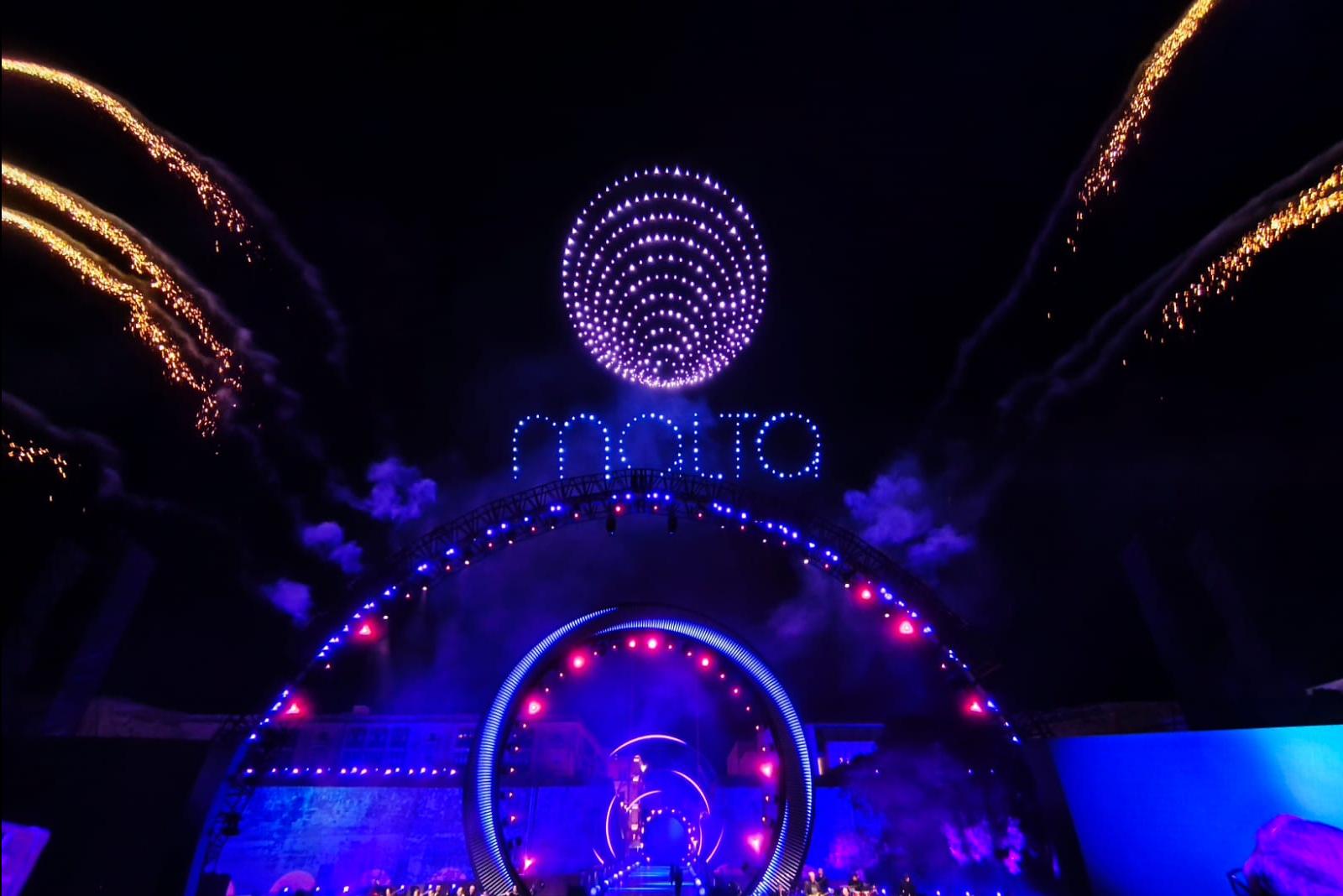 The ceremony featured a large illuminated set. Photo: Matthew Mirabelli.