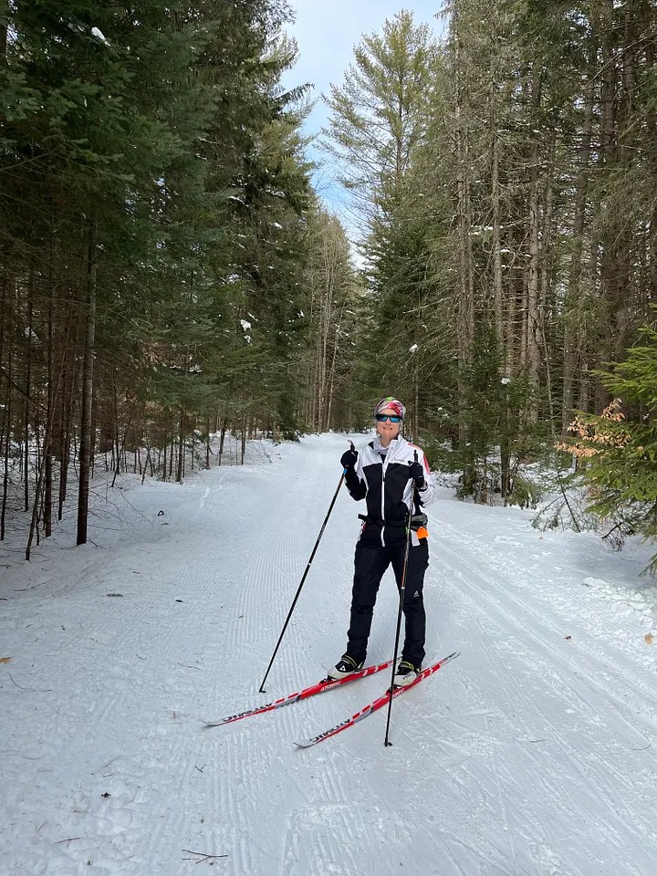 Jenn skiing