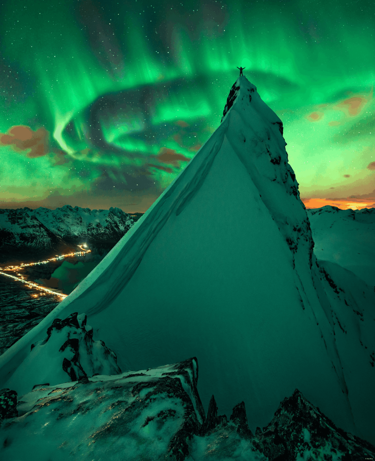Green with envy, beautiful display of the northern lights (Svolvær)...