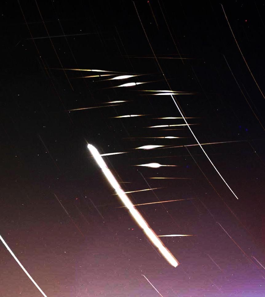 This is what Starlink satellites look like from the ISS