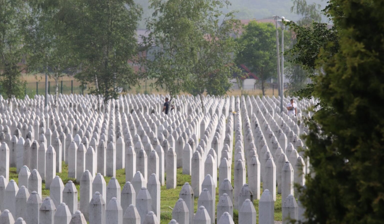 Italian man questioned over Bosnian war 'sniper tourism'