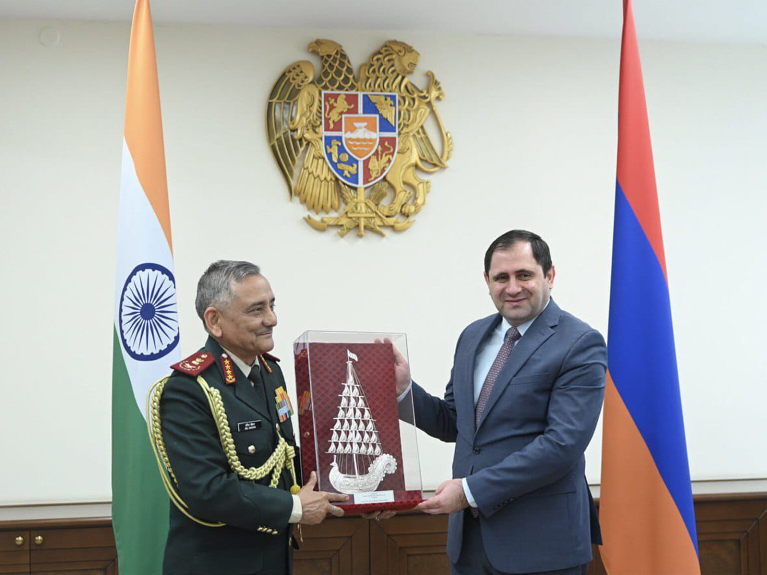CDS General Anil Chauhan calls on Armenia Defence Minister Papkyan; discusses strengthening defence cooperation CDS General Anil Chauhan calls on Armenian Defence Minister Suren Papkyan (Photto/ X@HQ_IDS)
