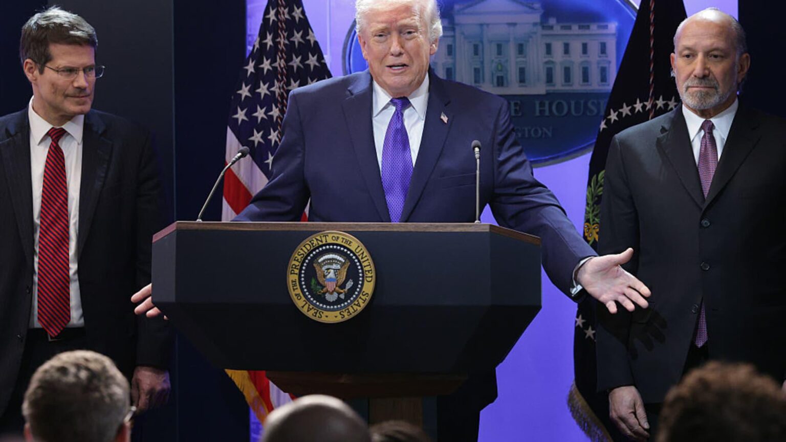Trump imposes 10% global tariffs