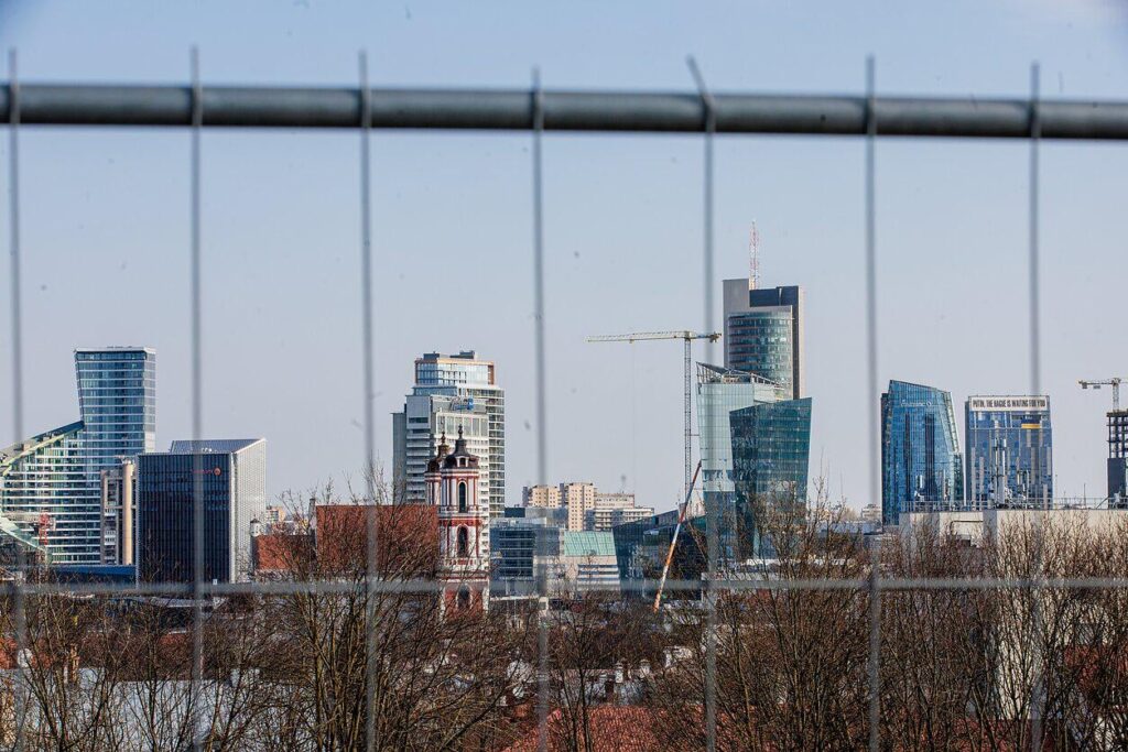 Lithuanian conservatives seek more restrictions on Russians, Belarusians buying property