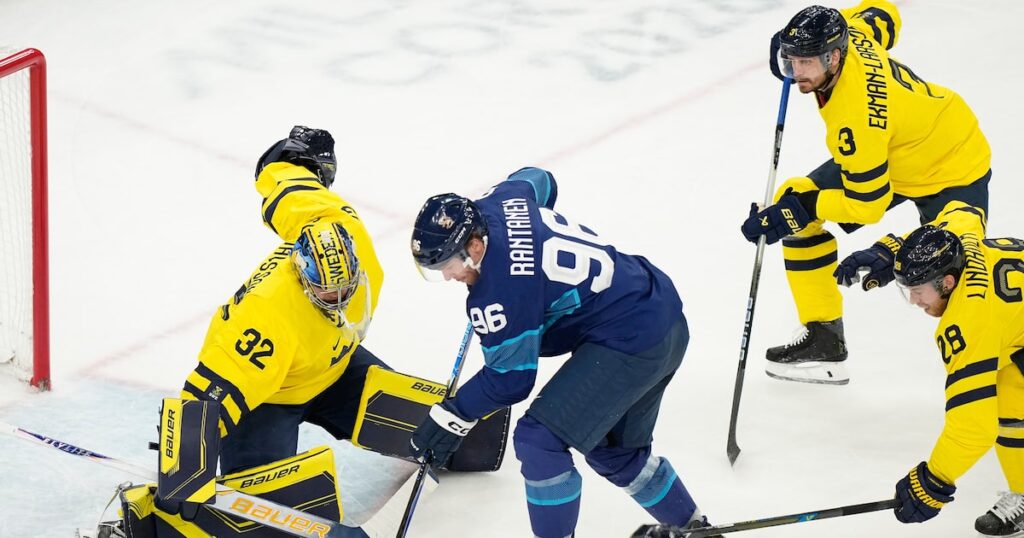 Mikko Rantanen has viral moment with young fan at Olympics after Finland’s game Mikko Rantanen has viral moment with young fan at Olympics after Finland’s game