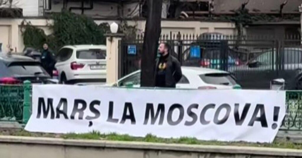 "March to Moscow". Protest in front of the Russian Embassy, ​​organized by the Tricolor Wolves: "Against Russian trumpets and cans that manipulate Romanians"