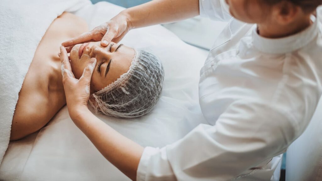 Bulgaria investigates beauty salon images found on porn sites