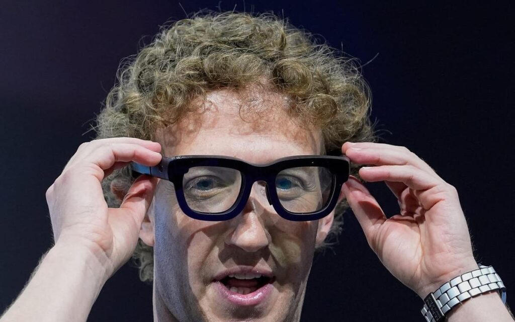 Review: Smart glasses share private content