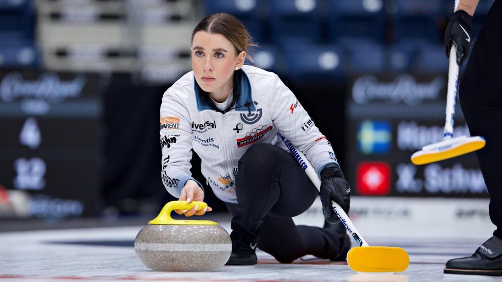 X. Schwaller, Hoesli win Swiss curling championships
