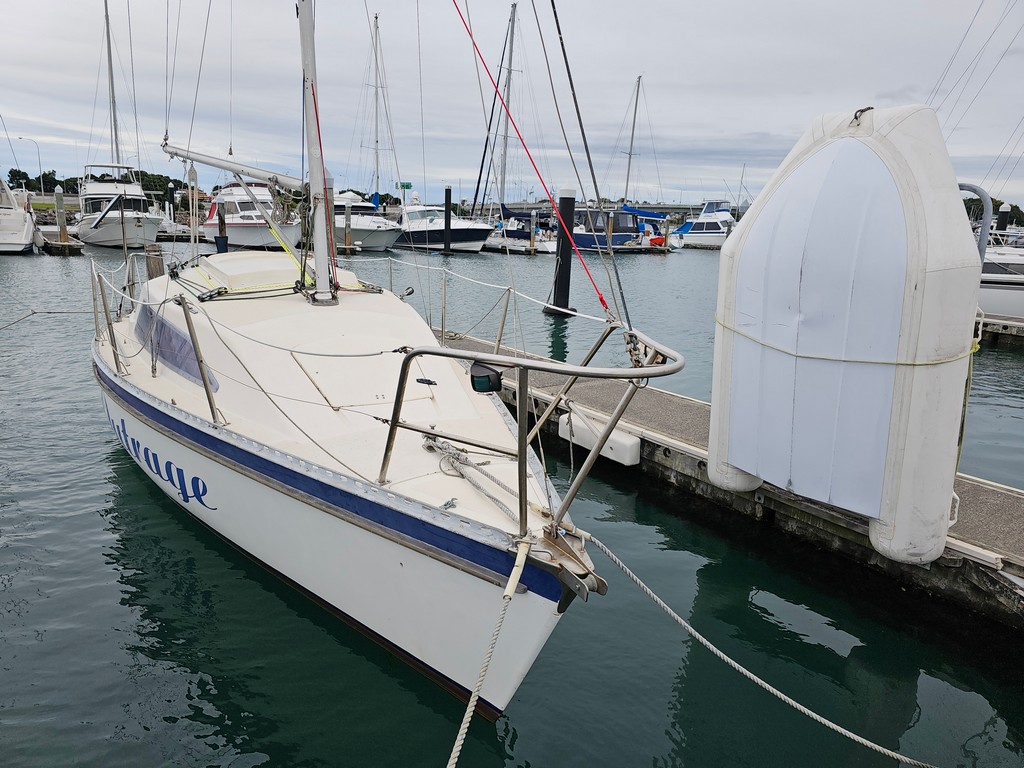 Far 727 Horizon Yacht