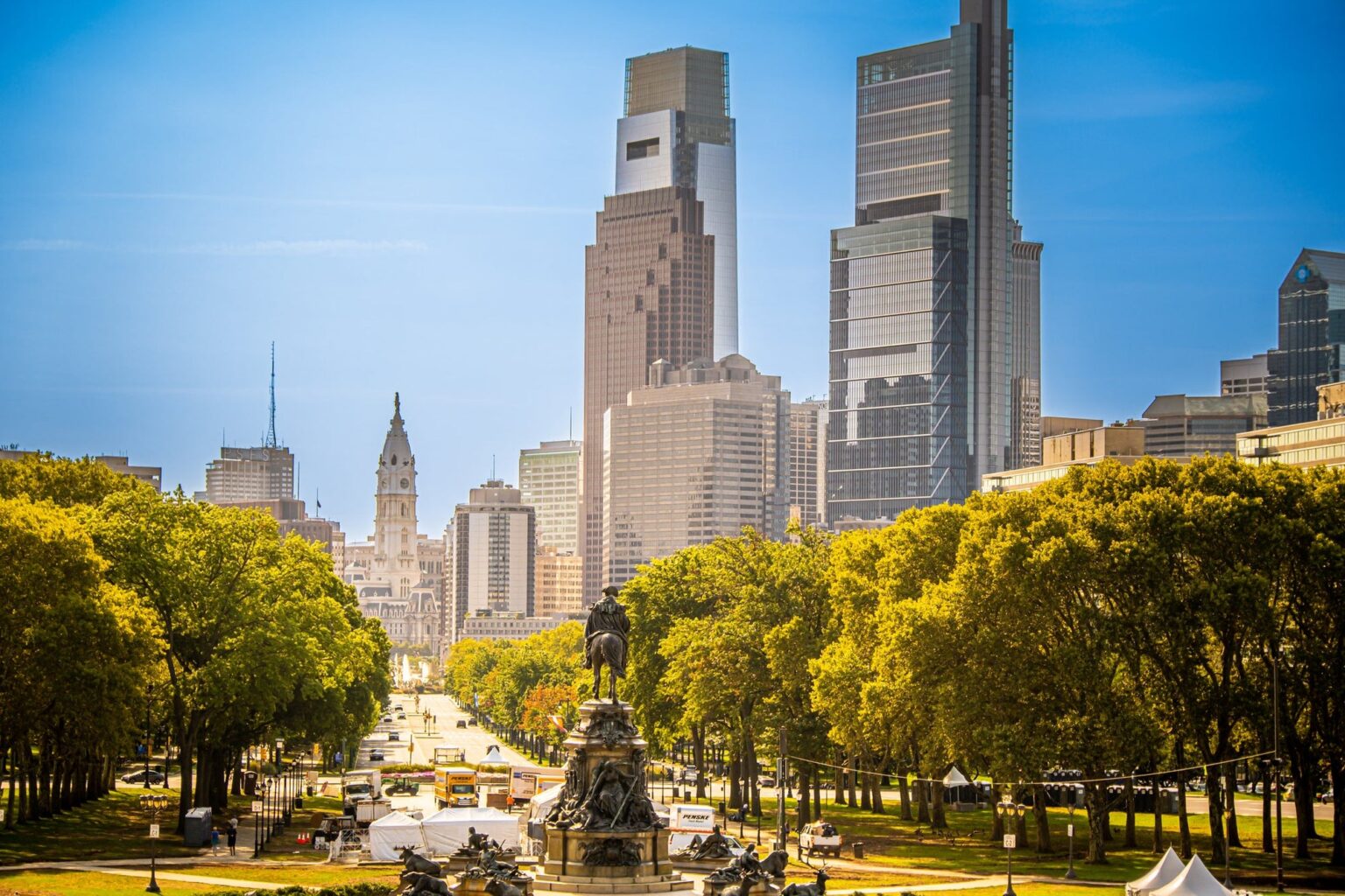 LOVE Park Welcomes Visitors With Art, Entertainment