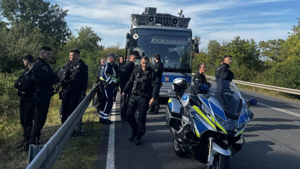 Saxony Police: The decision to confiscate the Adenauer bus was unlawful