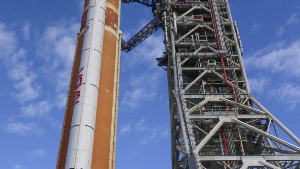 US House takes first step toward creating “commercial” deep space program