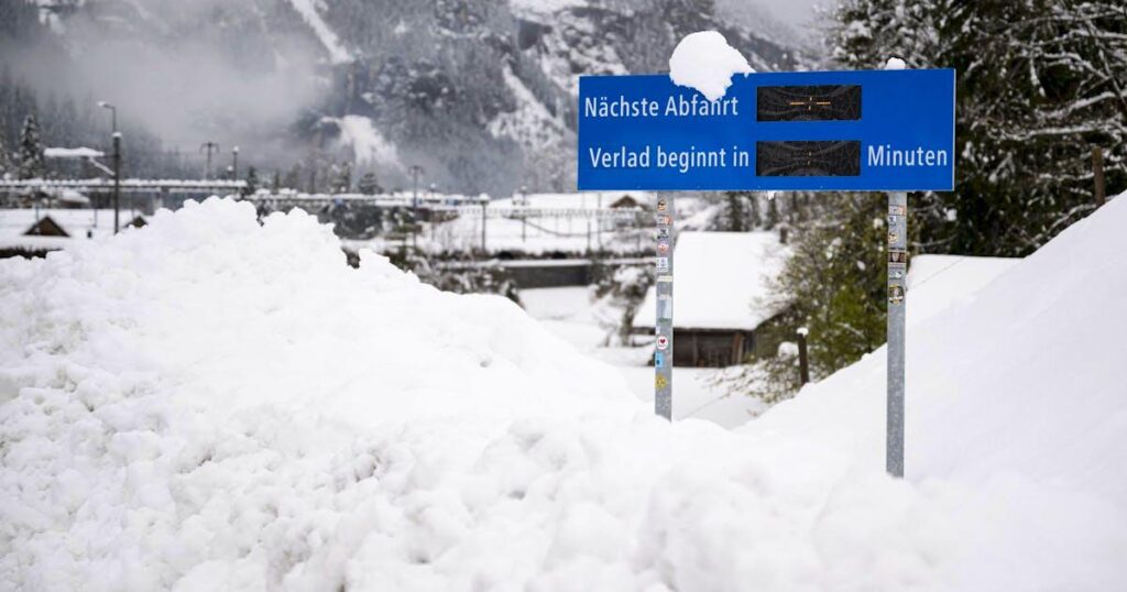 Avalanche crashes into train in the Swiss Alps causing several casualties, rescue underway