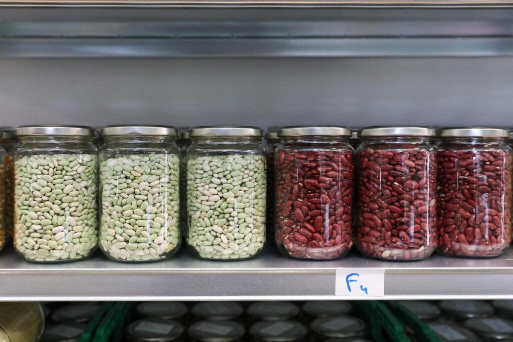 Zero packaging and zero waste: glass jars from Drive tout nu, conquering supermarkets