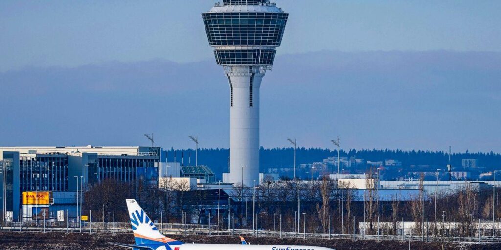 The bus to the terminal no longer ran: 500 passengers had to spend the night on planes in Munich
