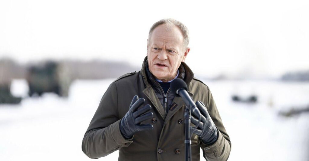 Donald Tusk with an urgent appeal. "Please leave Iran immediately"