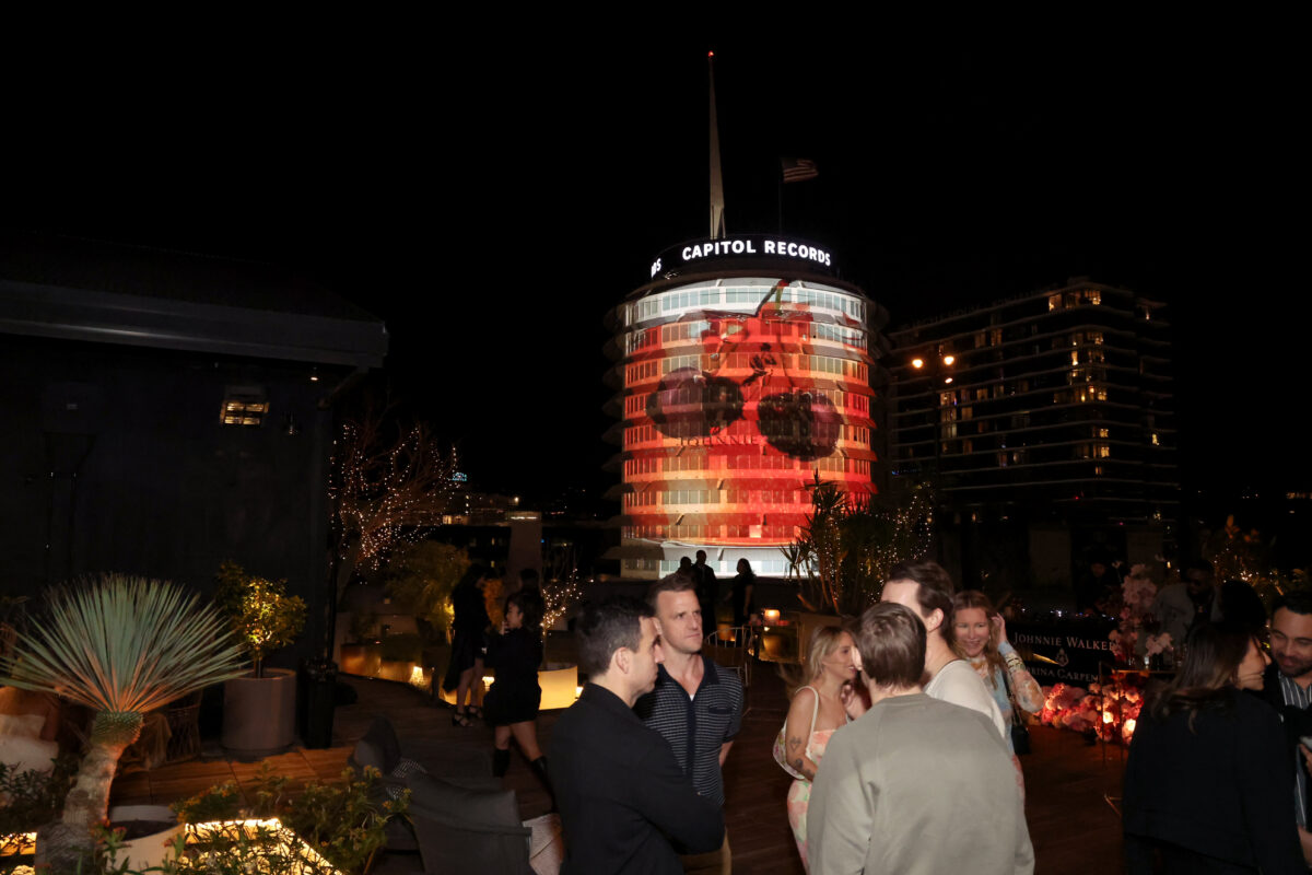 Johnnie Walker lights up the skyline of Los Angeles with large-scale animations 