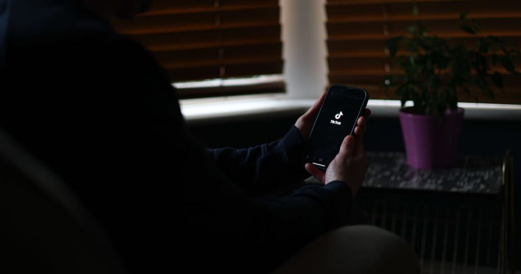 European Commission seeks to force TikTok to end ‘infinite scrolling’ – The Irish Times
