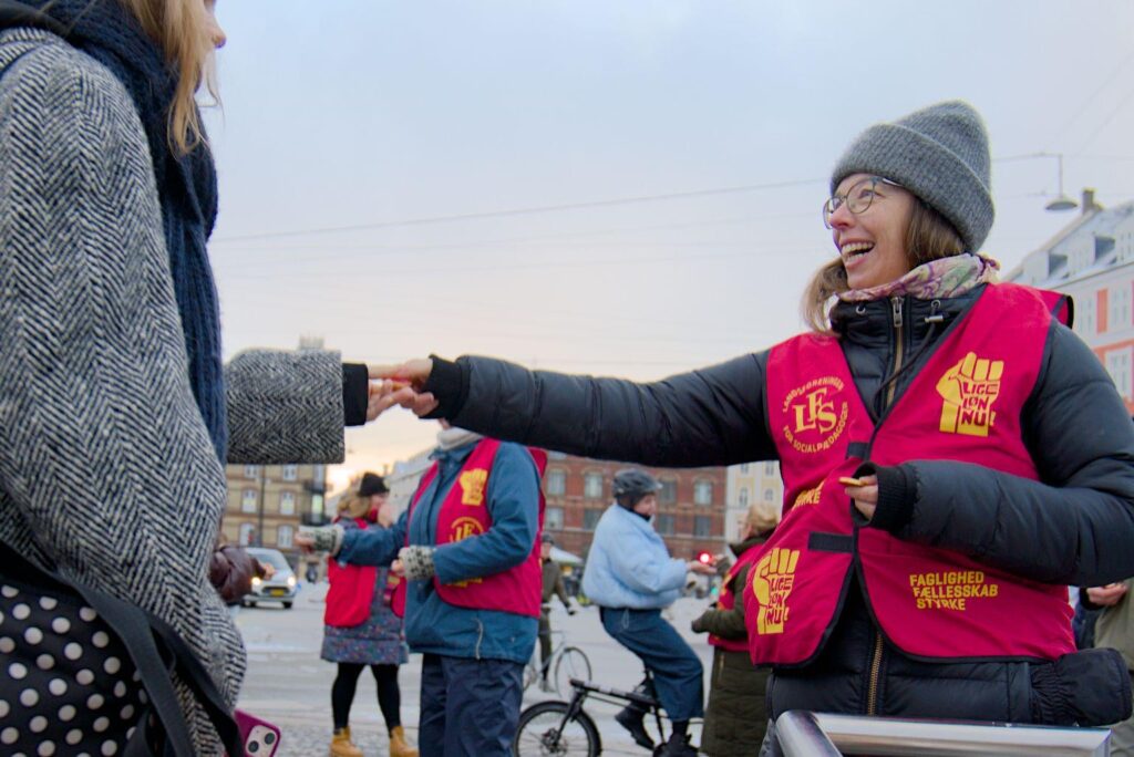 Educators take to the streets to demand an extra DKK 10,000 per month - The members of the Copenhagen trade union for social educators LFS are demanding a significant salary increase, which should lift the employees away from the lower rungs of the salary ladder and help attract new people to the profession.