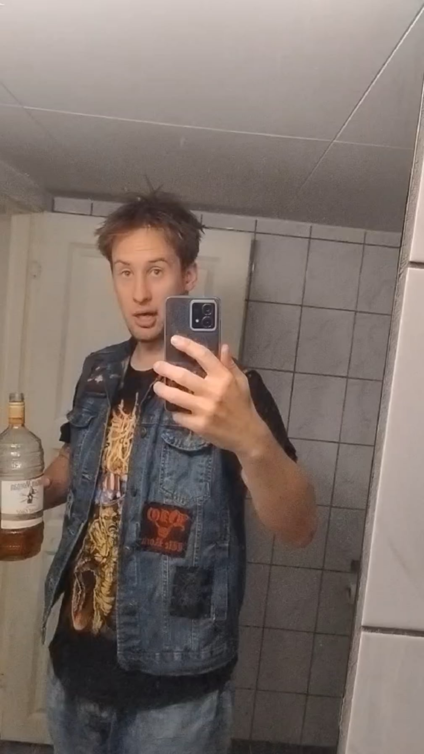 For people who are going to tons of rock or another metal festival (or just a party choice) this summer, remember to party hard! (This video was Filma i summer 2025)