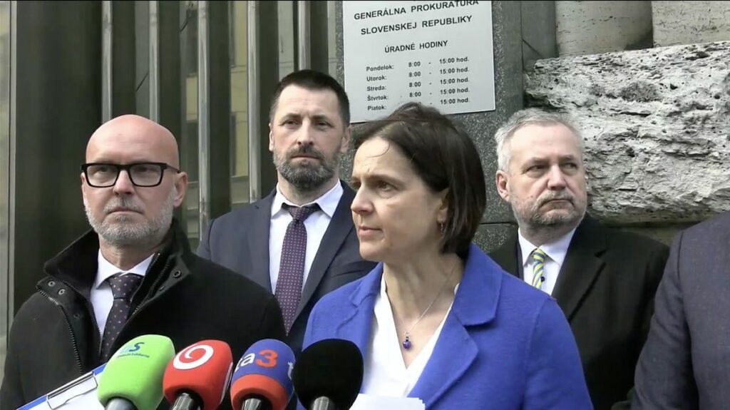 The opposition files criminal charges against Fico for treason