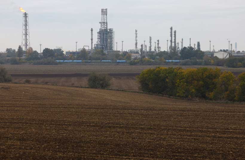 EU reassures Hungary and Slovakia: No immediate risk to oil supplies