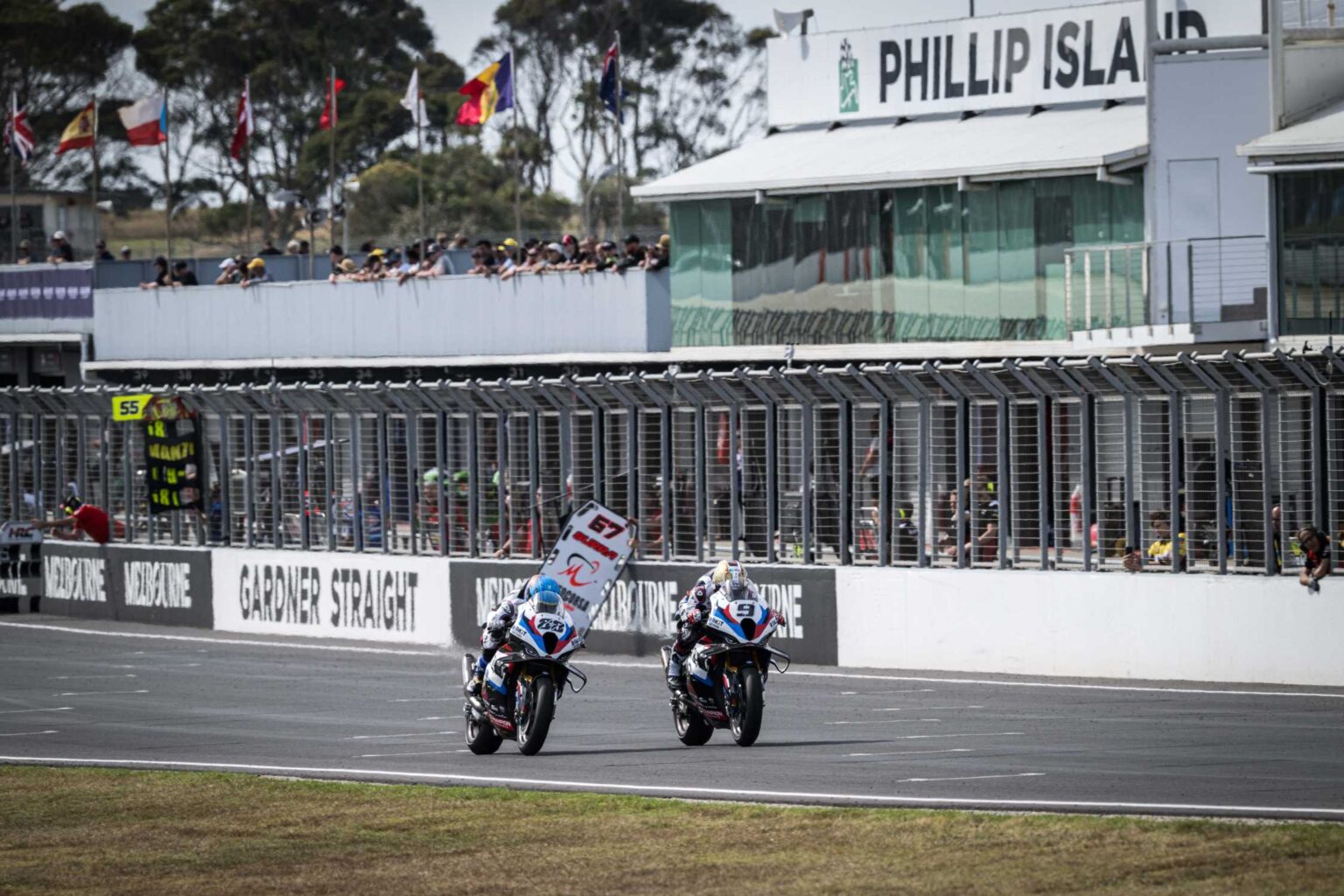 Fighting spirit, comebacks, team spirit – spectacular 2026 WorldSBK season opener in Australia.