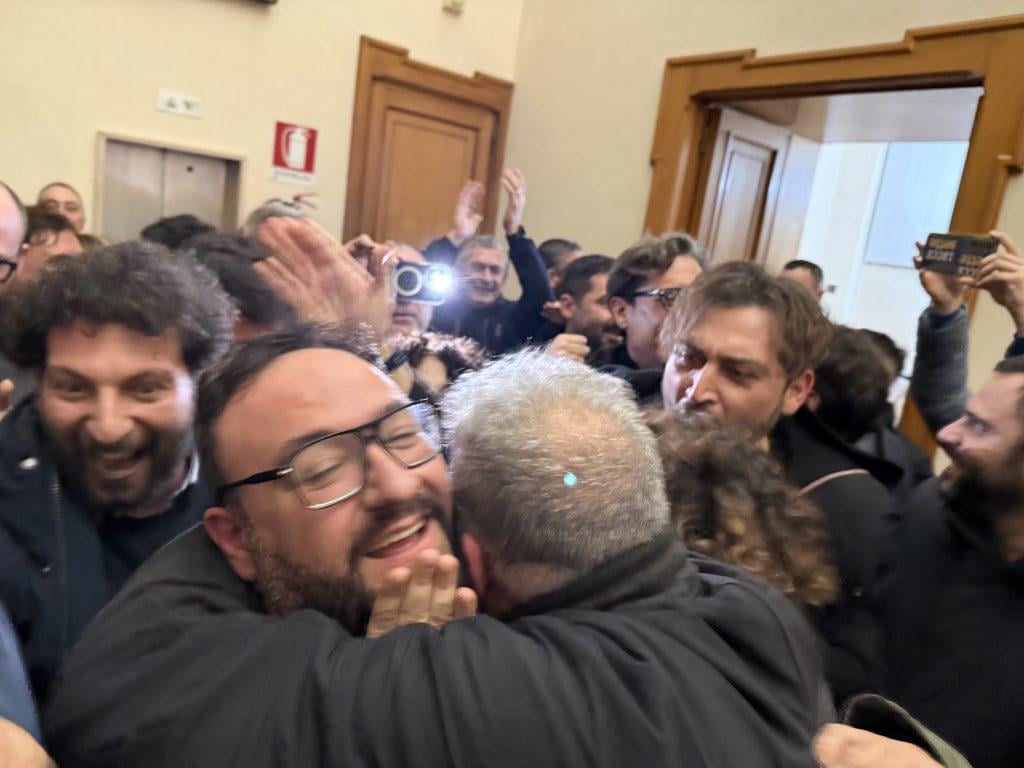 Plot twist: the Province of Lecce to the PD with Tarantino. The centre-right: “They betrayed us”. The wide field festival