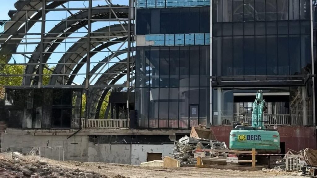 Aussies outraged over the demolition of iconic landmark in Sydney: 'This was my favourite place'