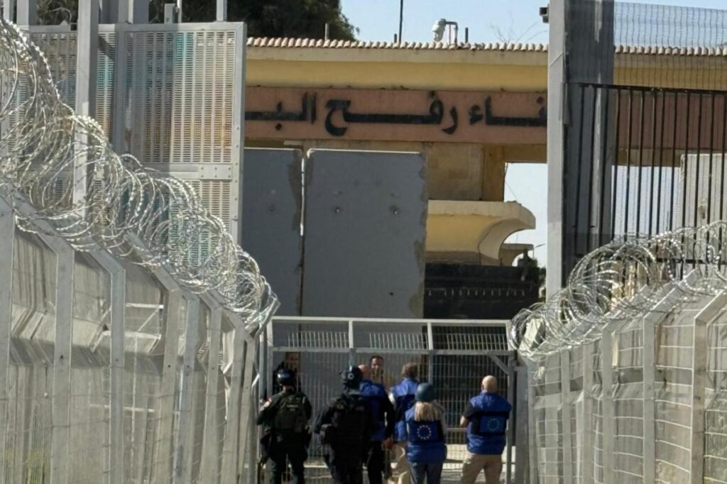 Rafah border crossing between Egypt, Gaza reopens Rafah border crossing between Egypt, Gaza reopens