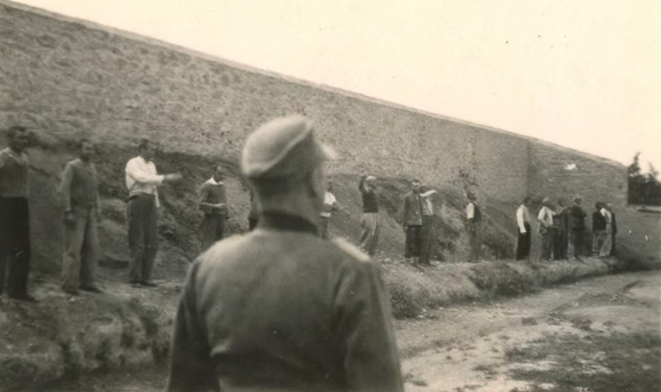 'The courage before our eyes' - Greece reclaims photos of nazi executions